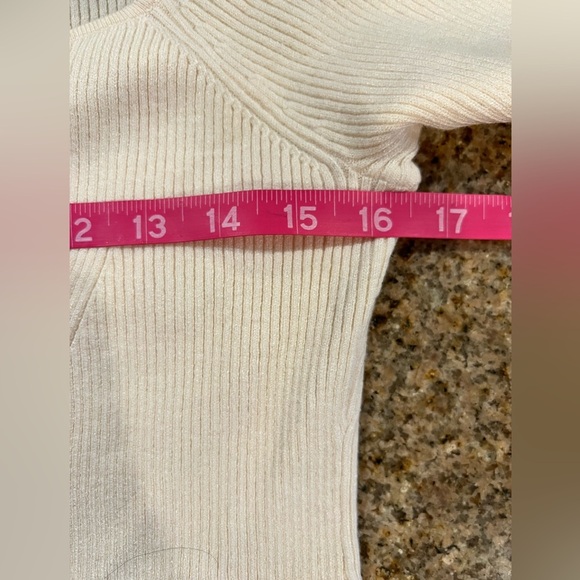 LOVE BONITO Knit Fitted Sweetheart Top bell sleeves size XL/US 10 NWT - Picture 6 of 10